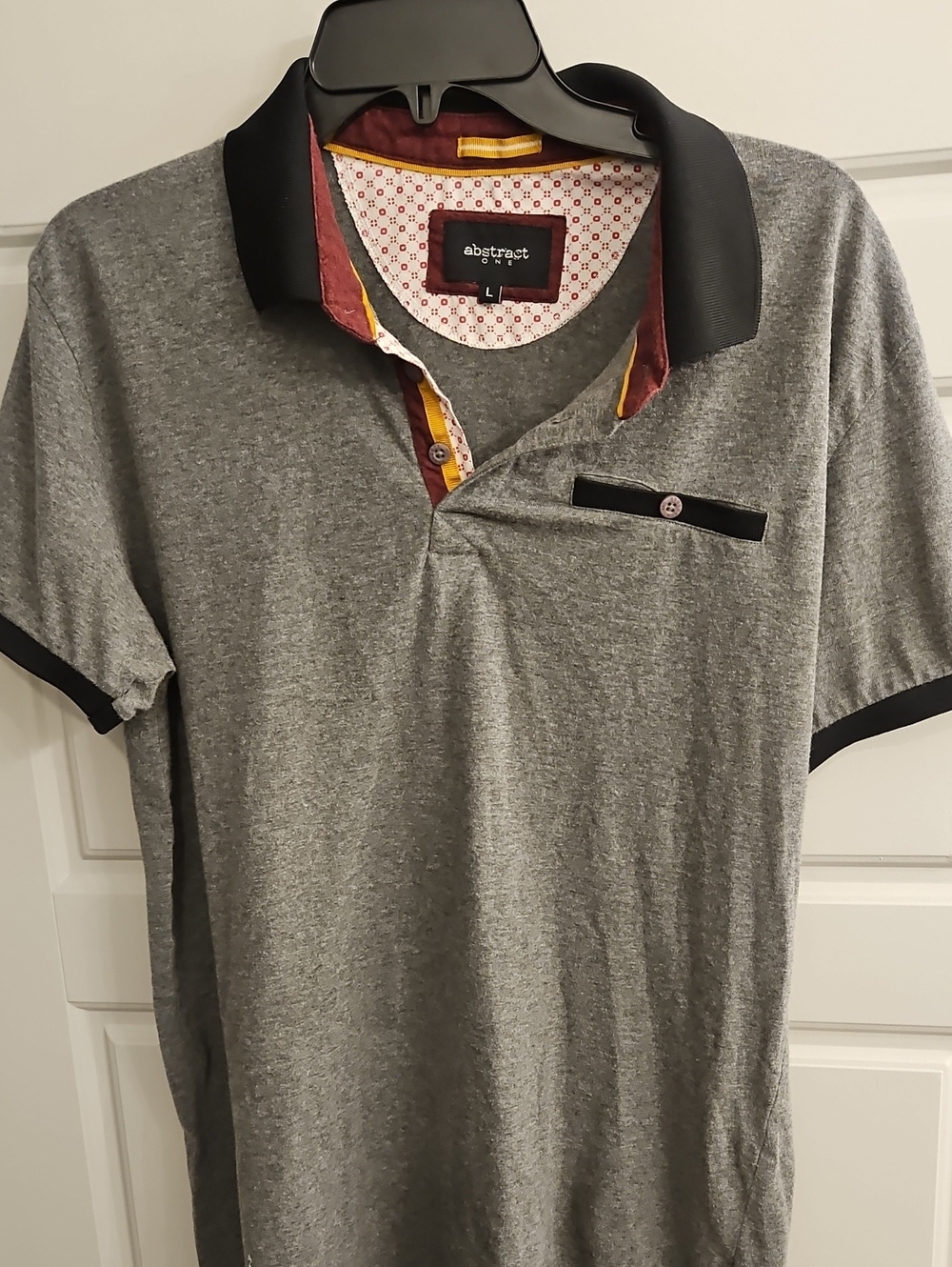 Abstract Grey Short-Sleeve Polo with Black Contrast Collar